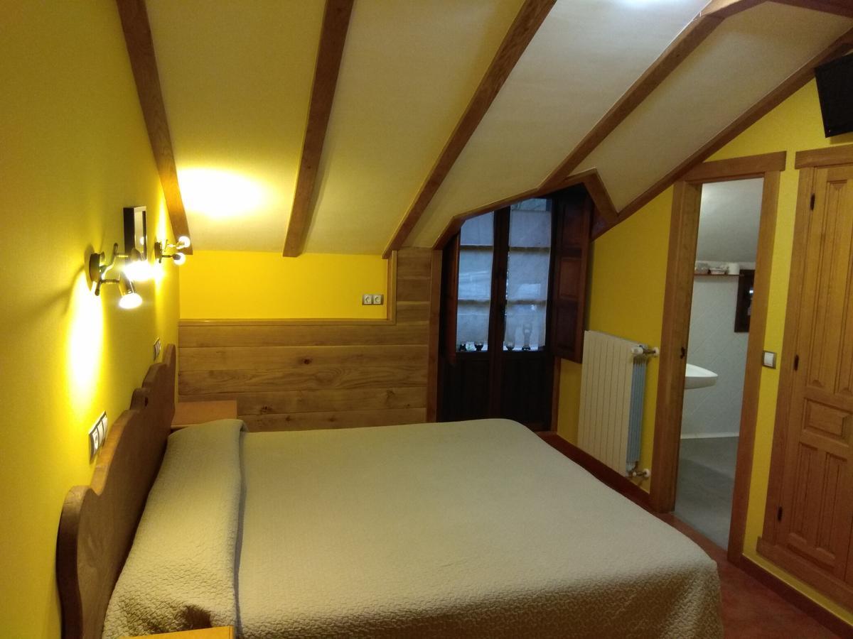 Posada Casa Rosalia 카스트로우르디알레스 외부 사진
